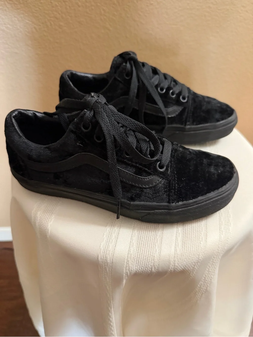 Vans Women's Black Velvet Low-Top Sneakers